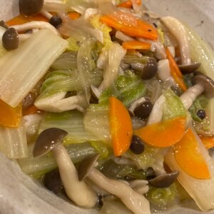 冷蔵庫に残った野菜で、中華飯